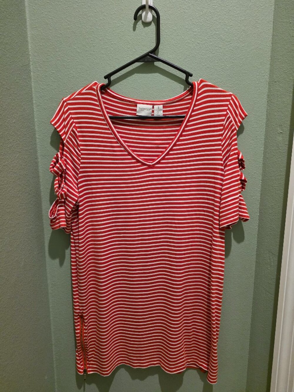 Chico's Zenergy Orange & White Striped Cold Shoulder Cut Out Top Size 1